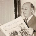 Franco leyendo La&nbsp;Vanguardia