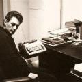 Paul Auster con su máquina de&nbsp;escribir
