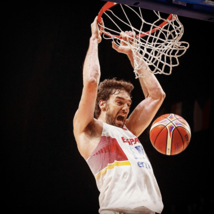 Gasol machacando