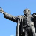 estatua-de-lenin-en-la-estacion-de-finlandia-san-petersburgo