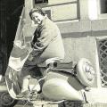 Gloria Fuertes en&nbsp;Vespa