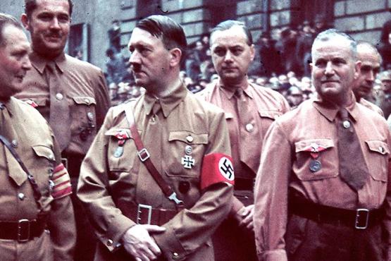 Hitler y Rosenberg en los años treinta